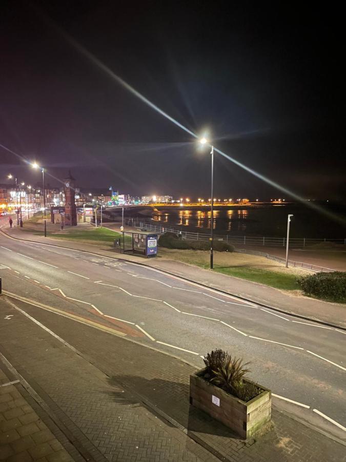 The Croston Balcony Apartment- Morecambe Central Promenade, Beach Front And Sea Views 外观 照片
