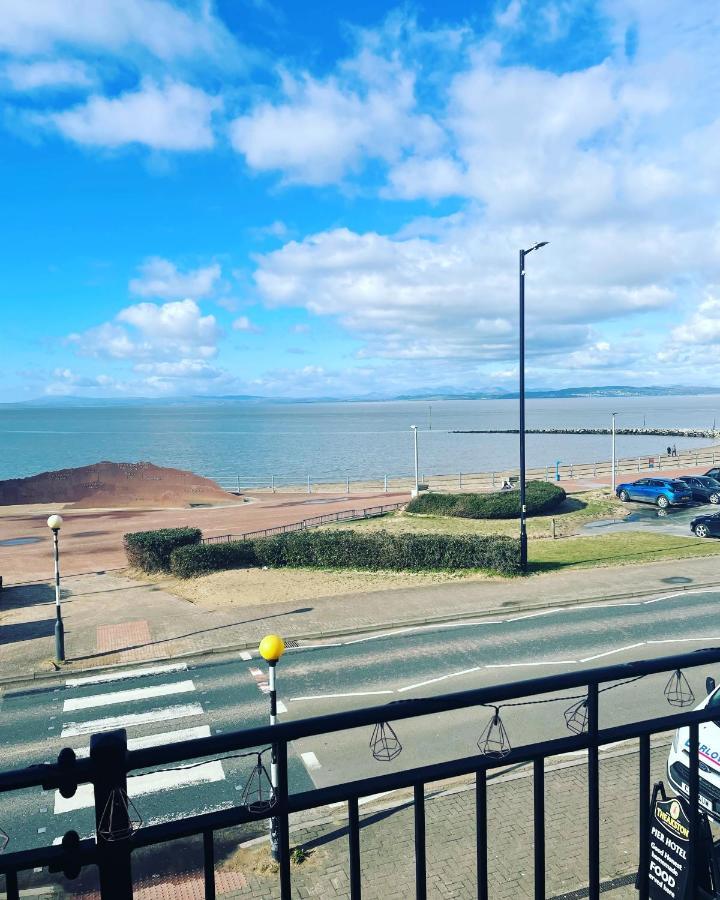 The Croston Balcony Apartment- Morecambe Central Promenade, Beach Front And Sea Views 外观 照片