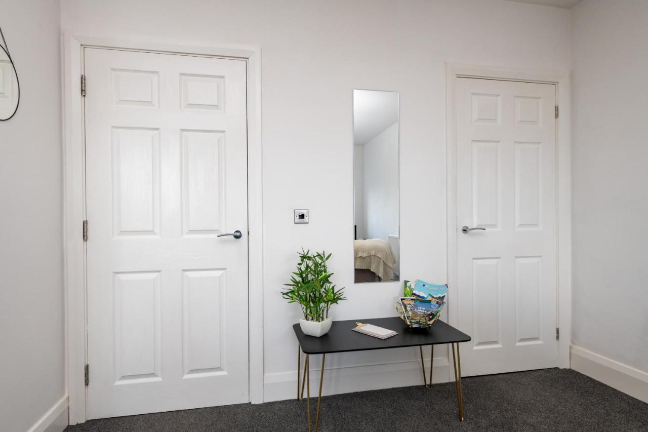 The Croston Balcony Apartment- Morecambe Central Promenade, Beach Front And Sea Views 外观 照片