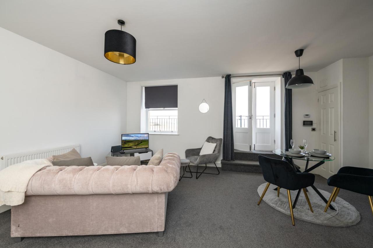 The Croston Balcony Apartment- Morecambe Central Promenade, Beach Front And Sea Views 外观 照片