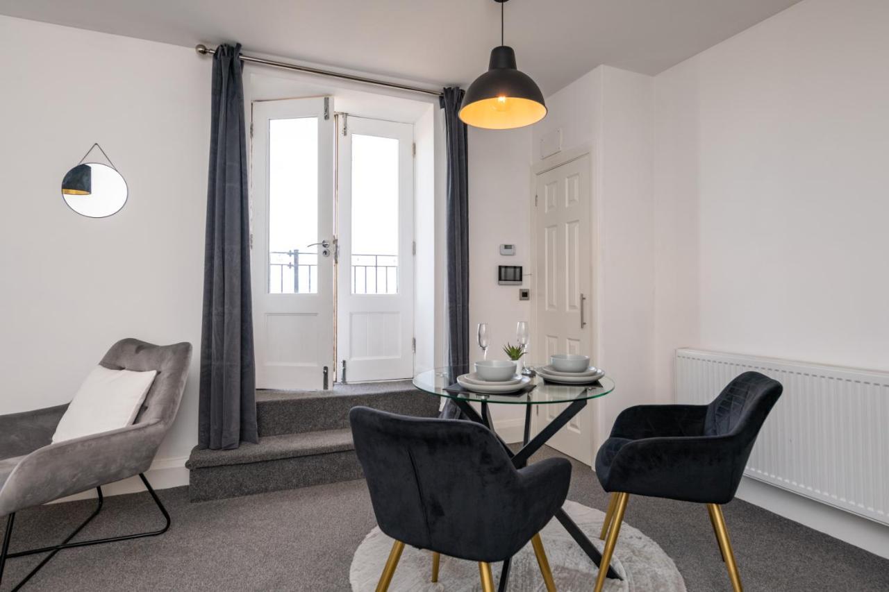 The Croston Balcony Apartment- Morecambe Central Promenade, Beach Front And Sea Views 外观 照片